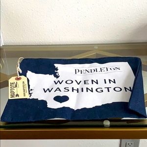 Pendleton Woven in Washington flat zip pouch